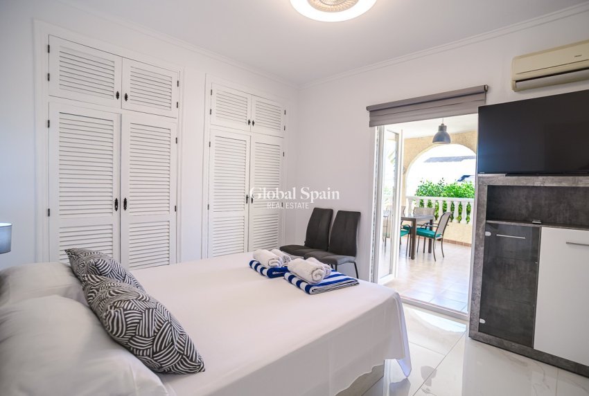 Venta - Villa -
TORREVIEJA - La Siesta