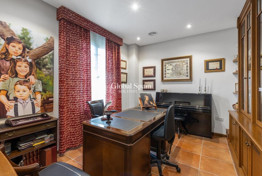 Venta - VILLA -
TORREVIEJA - La Veleta