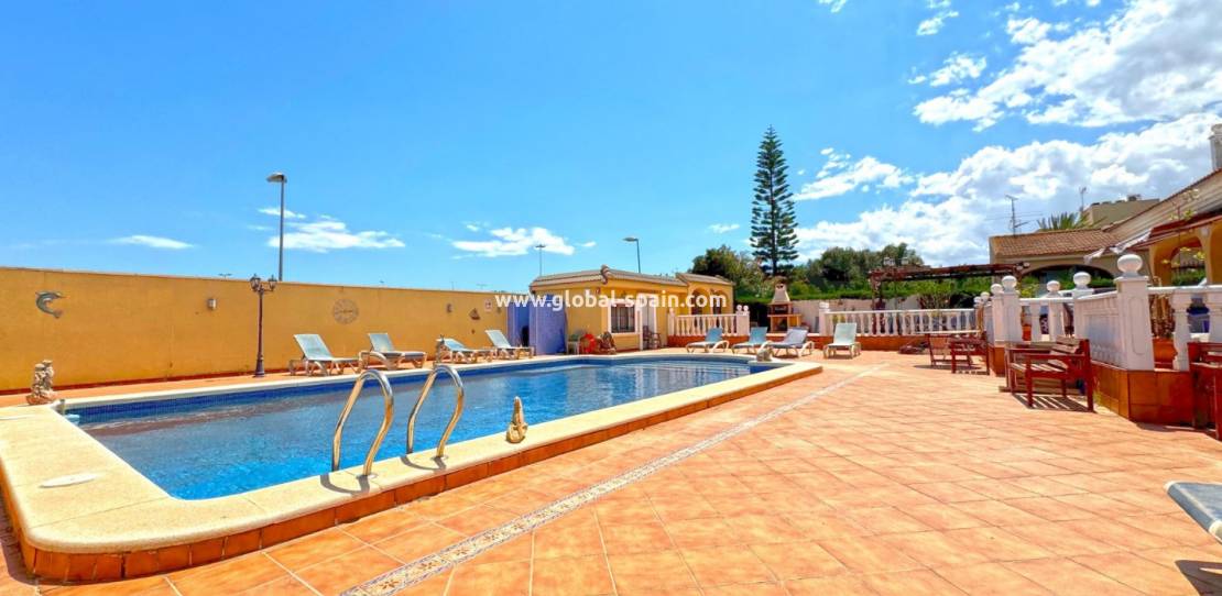 Venta - Villa - Torrevieja - Los Balcones - Los Altos del Edén