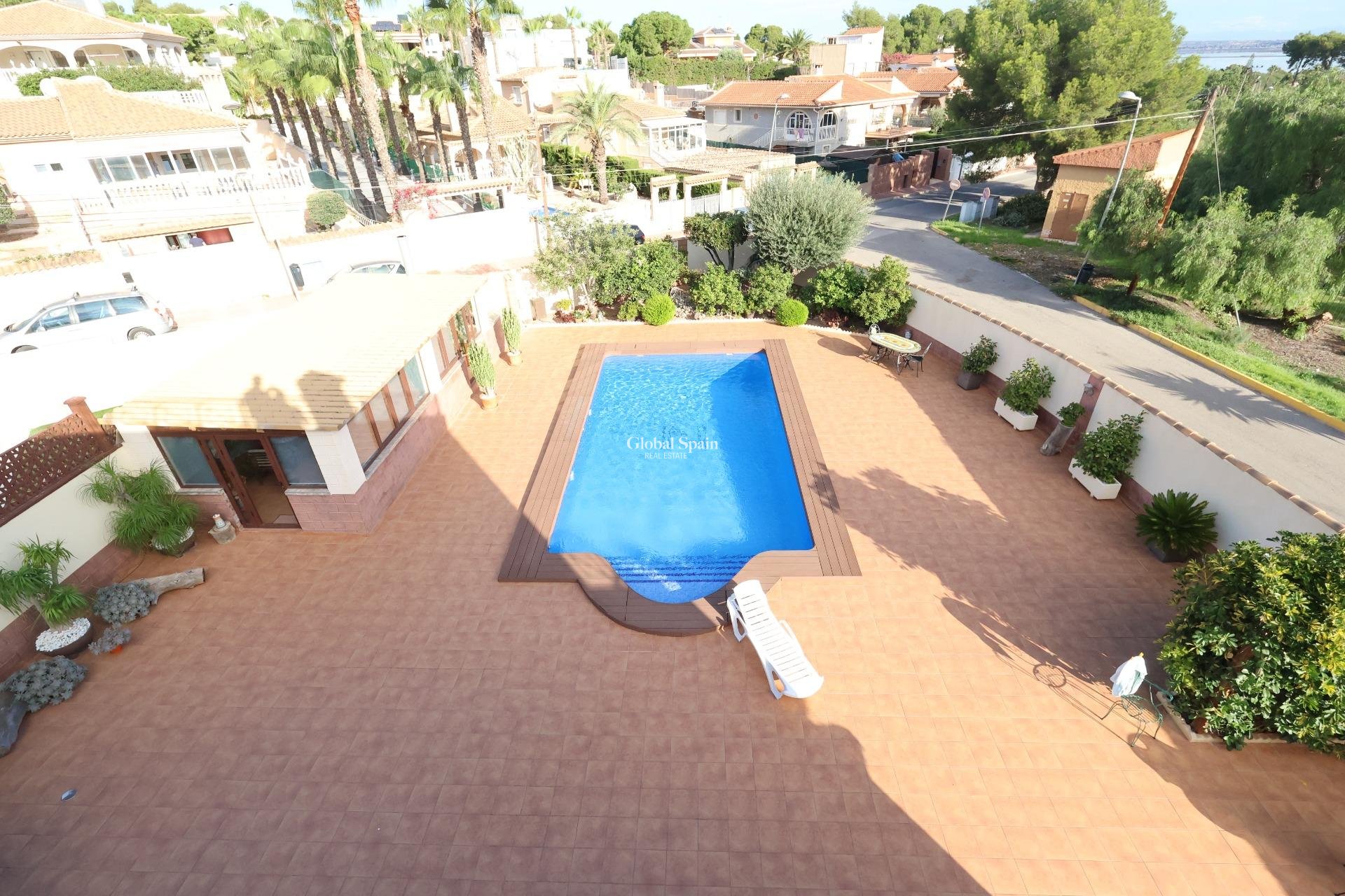 Venta - Villa -
TORREVIEJA - LOS BALCONES - LOS ALTOS