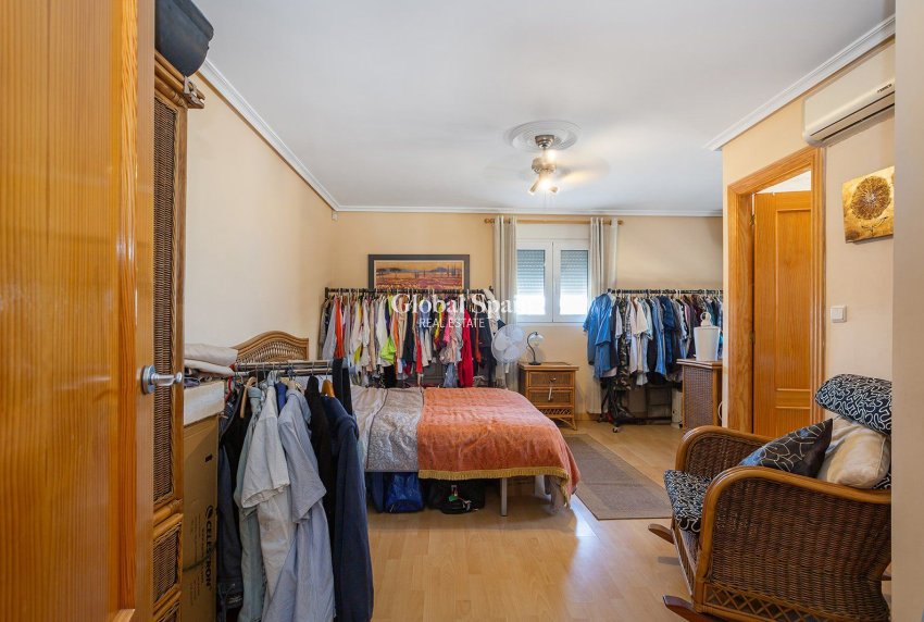 Venta - Villa -
TORREVIEJA - LOS BALCONES - LOS ALTOS