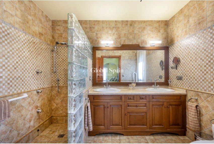 Venta - Villa -
TORREVIEJA - LOS BALCONES - LOS ALTOS