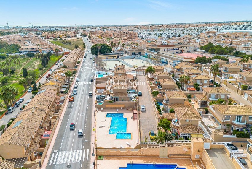 Venta - VILLA -
TORREVIEJA - LOS BALCONES - LOS ALTOS