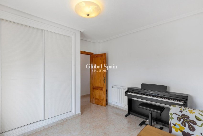 Venta - VILLA -
TORREVIEJA - LOS BALCONES - LOS ALTOS