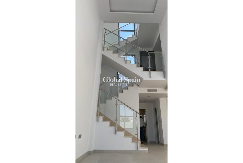 Venta - VILLA -
TORREVIEJA - LOS BALCONES - LOS ALTOS