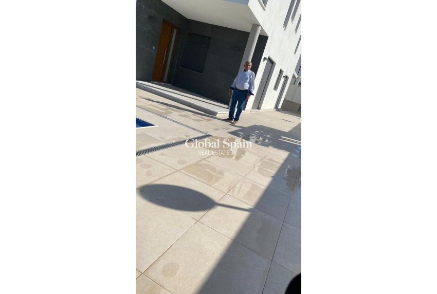 Venta - VILLA -
TORREVIEJA - LOS BALCONES - LOS ALTOS