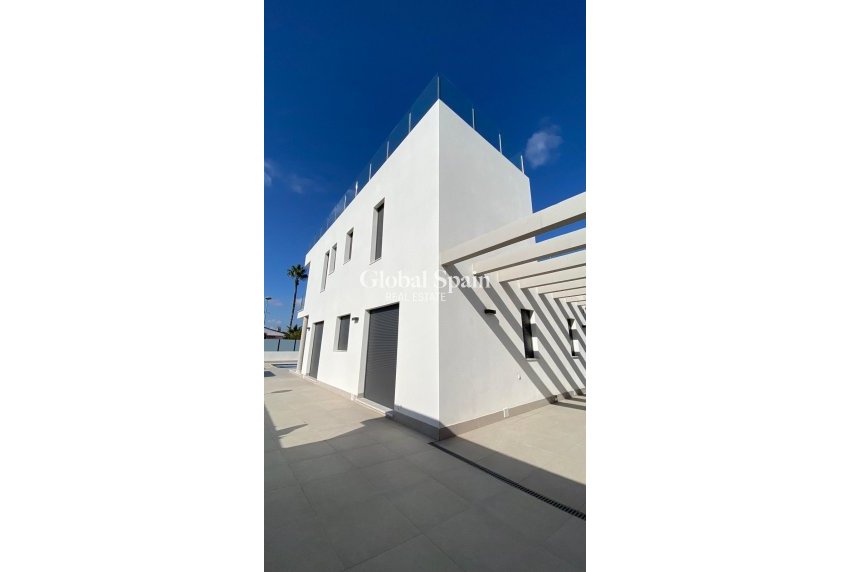 Venta - VILLA -
TORREVIEJA - LOS BALCONES - LOS ALTOS