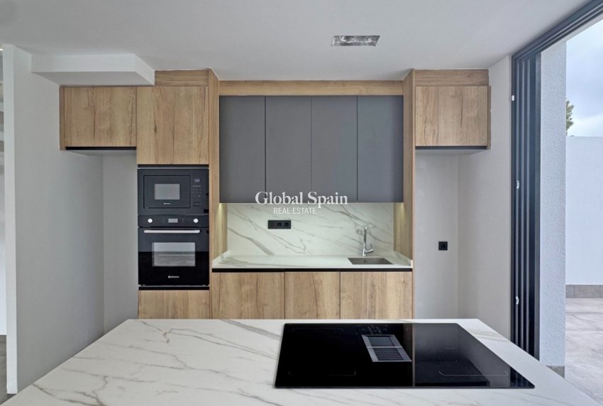 Venta - VILLA -
TORREVIEJA - LOS BALCONES - LOS ALTOS