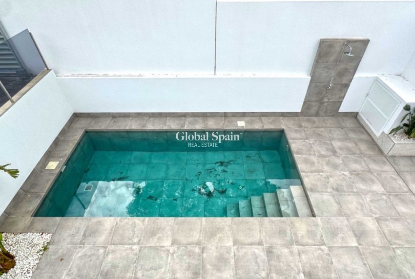 Venta - VILLA -
TORREVIEJA - LOS BALCONES - LOS ALTOS