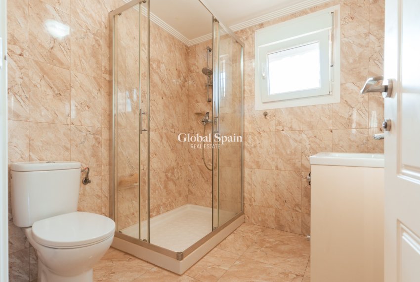 Venta - VILLA -
TORREVIEJA - LOS BALCONES - LOS ALTOS