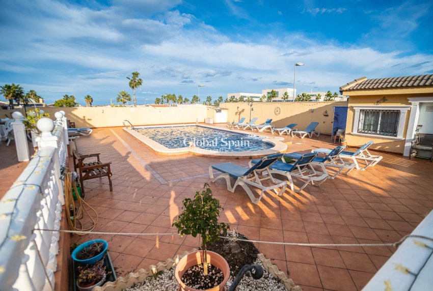 Venta - VILLA -
TORREVIEJA - LOS BALCONES - LOS ALTOS