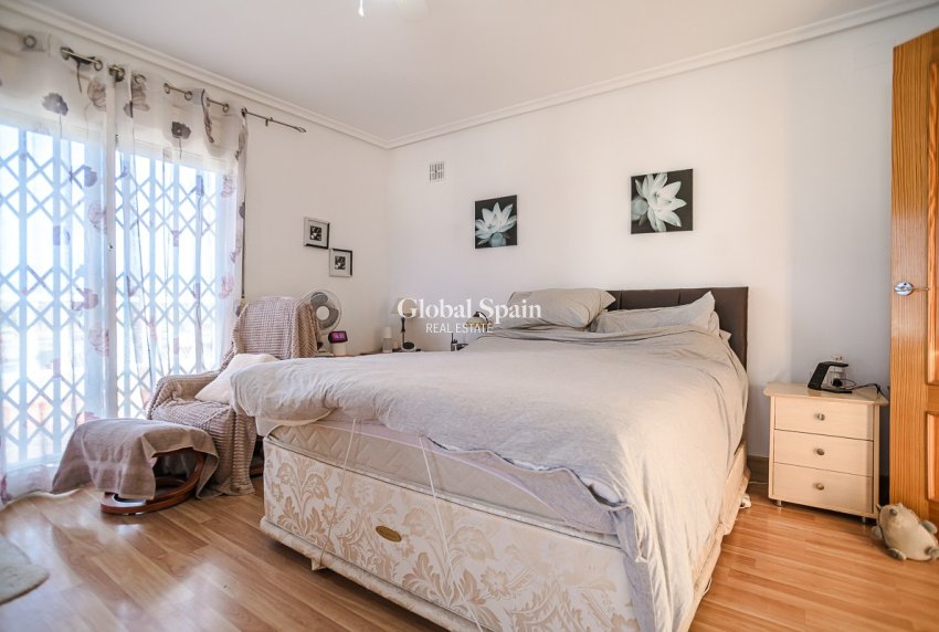 Venta - VILLA -
TORREVIEJA - LOS BALCONES - LOS ALTOS
