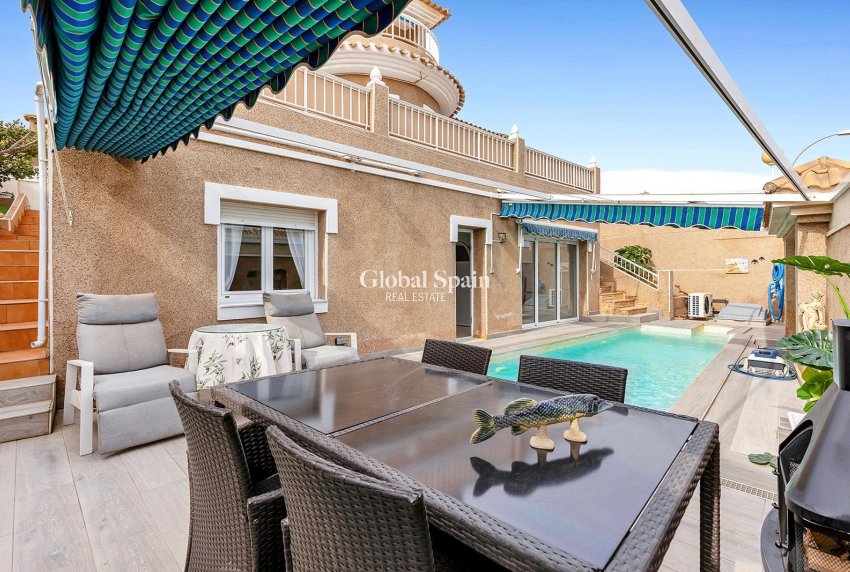 Venta - VILLA -
TORREVIEJA - LOS BALCONES - LOS ALTOS