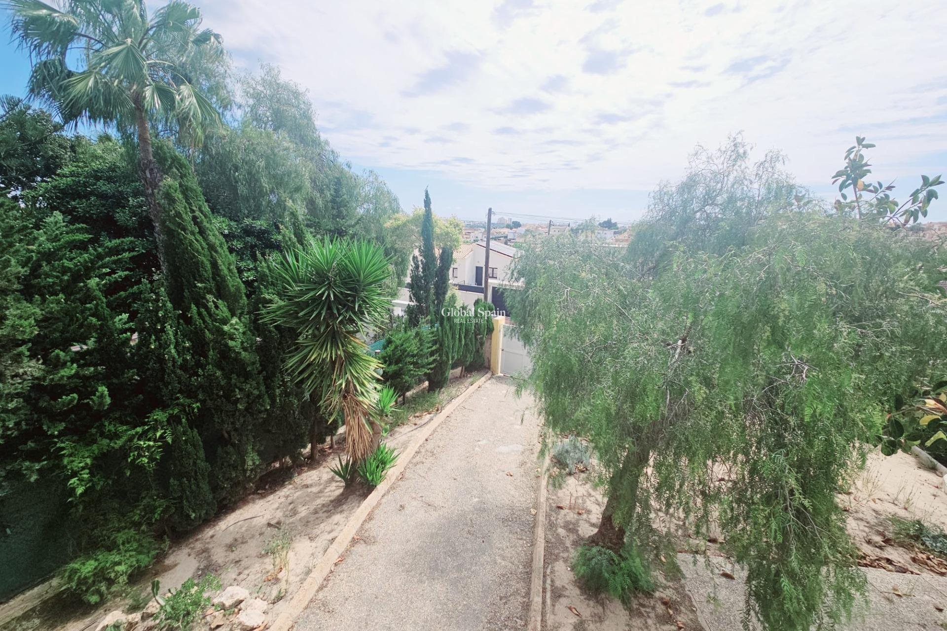 Venta - VILLA -
TORREVIEJA - LOS BALCONES - LOS ALTOS