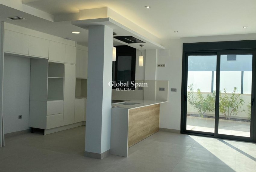 Venta - VILLA -
TORREVIEJA - LOS BALCONES - LOS ALTOS