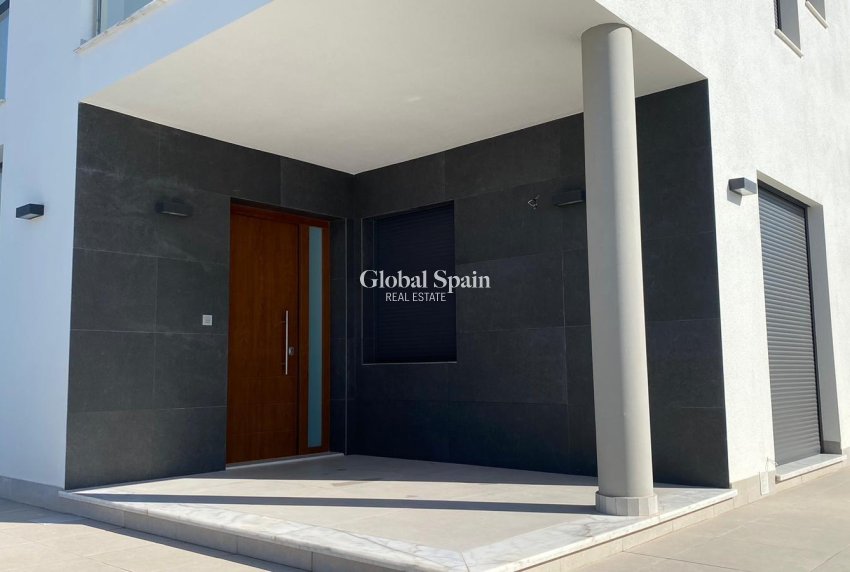 Venta - VILLA -
TORREVIEJA - LOS BALCONES - LOS ALTOS