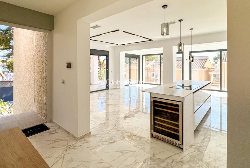 Venta - VILLA -
TORREVIEJA - LOS BALCONES - LOS ALTOS