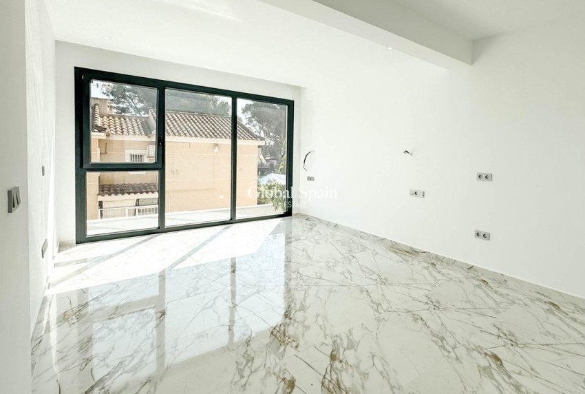 Venta - VILLA -
TORREVIEJA - LOS BALCONES - LOS ALTOS