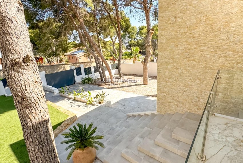 Venta - VILLA -
TORREVIEJA - LOS BALCONES - LOS ALTOS