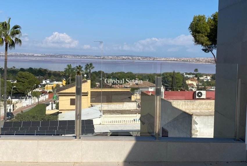 Venta - VILLA -
TORREVIEJA - LOS BALCONES - LOS ALTOS