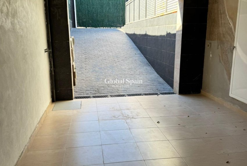 Venta - VILLA -
TORREVIEJA - LOS BALCONES - LOS ALTOS