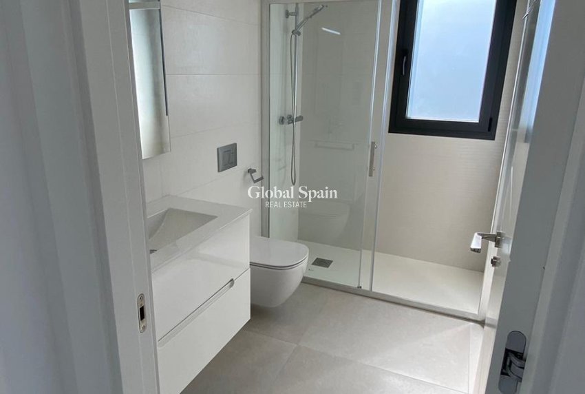 Venta - VILLA -
TORREVIEJA - LOS BALCONES - LOS ALTOS