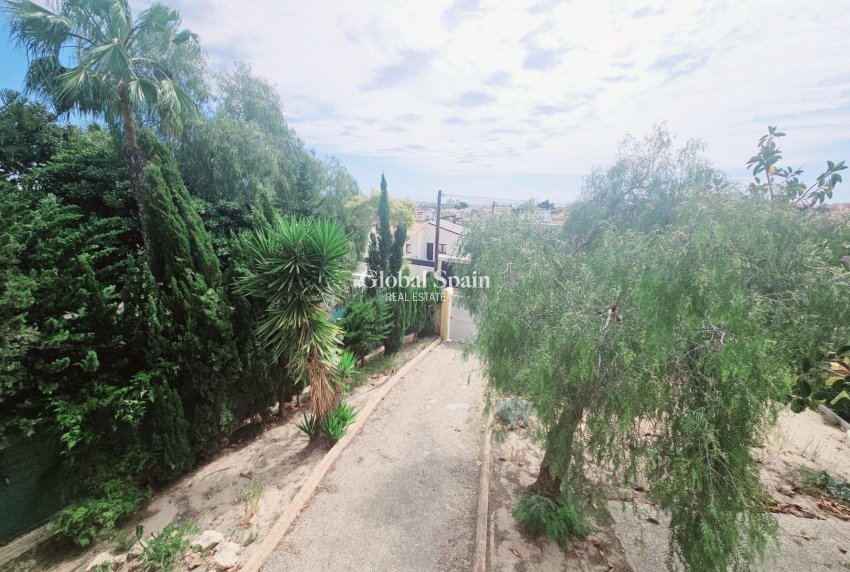 Venta - VILLA -
TORREVIEJA - LOS BALCONES - LOS ALTOS