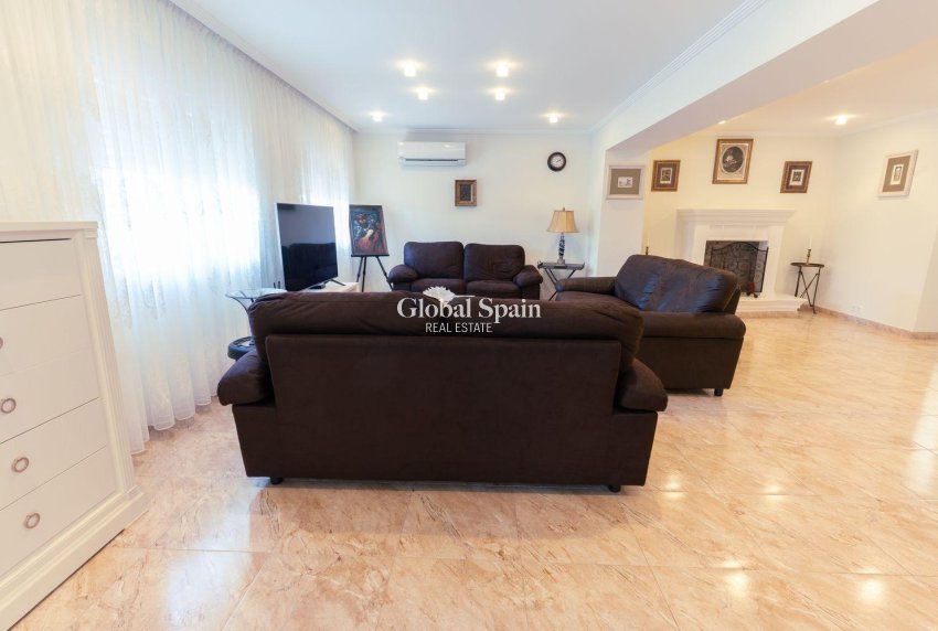Venta - VILLA -
TORREVIEJA - LOS BALCONES - LOS ALTOS