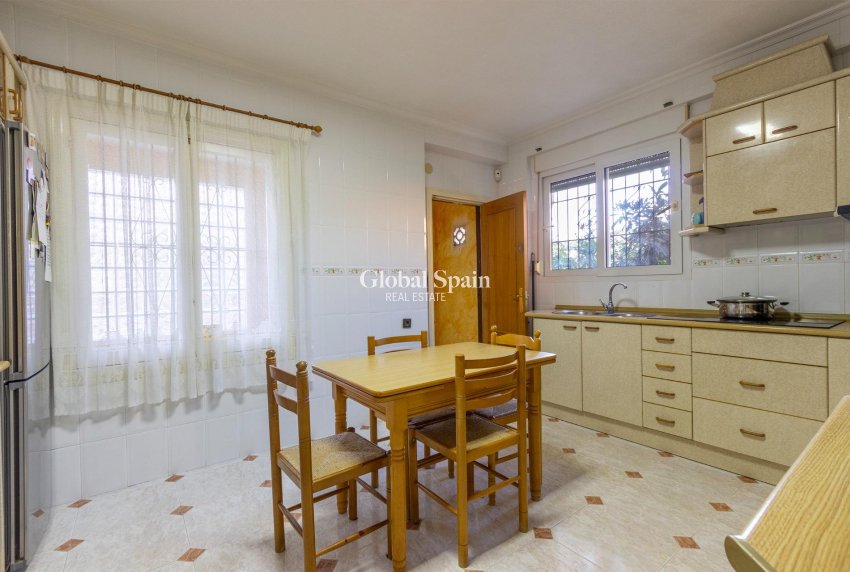 Venta - VILLA -
TORREVIEJA - LOS BALCONES - LOS ALTOS