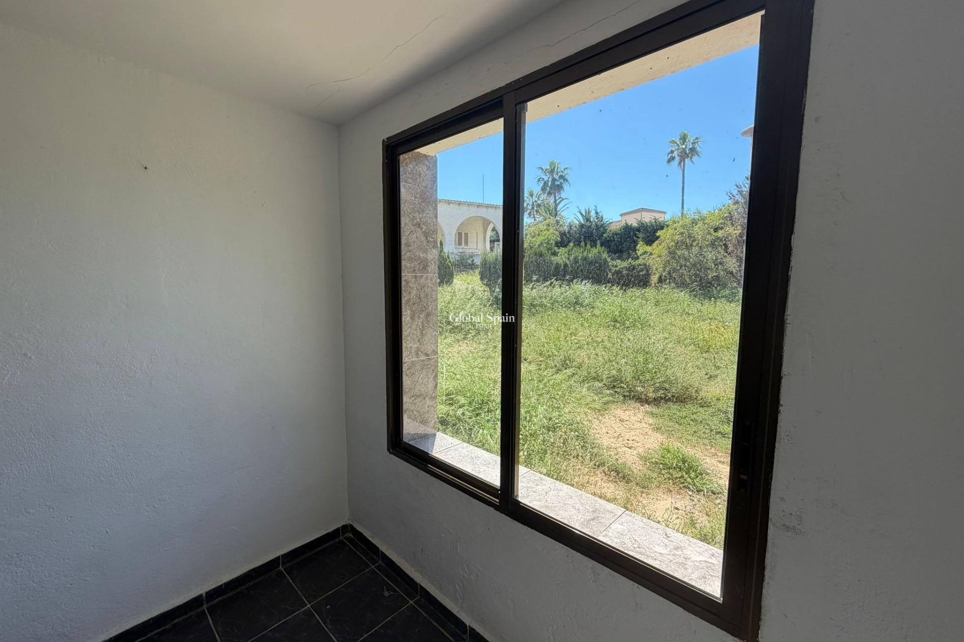 Venta - VILLA -
TORREVIEJA - LOS BALCONES - LOS ALTOS