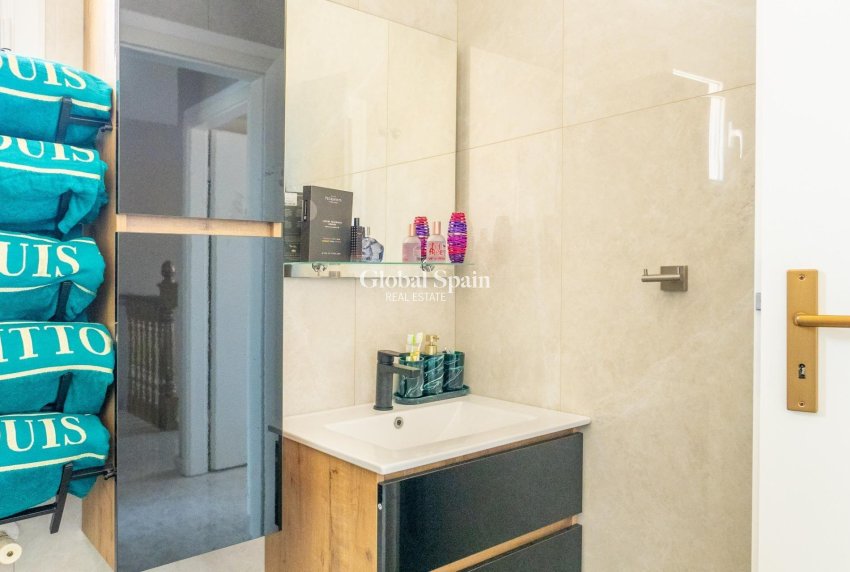Venta - VILLA -
TORREVIEJA - LOS BALCONES - LOS ALTOS