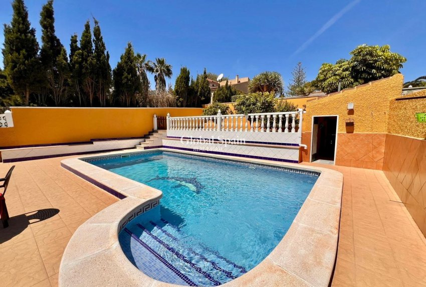 Venta - VILLA -
TORREVIEJA - LOS BALCONES - LOS ALTOS