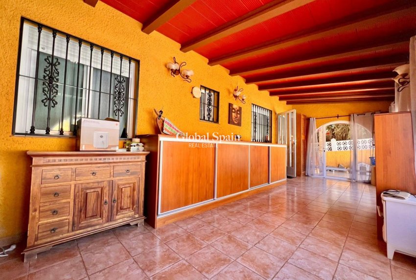 Venta - VILLA -
TORREVIEJA - LOS BALCONES - LOS ALTOS