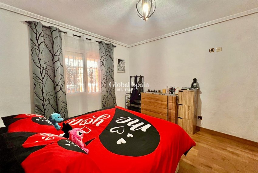 Venta - VILLA -
TORREVIEJA - LOS BALCONES - LOS ALTOS