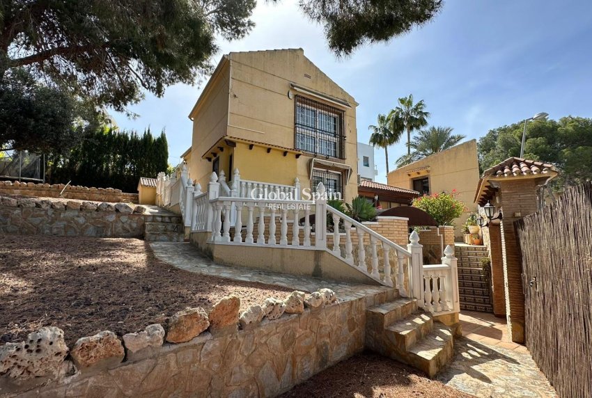 Venta - VILLA -
TORREVIEJA - LOS BALCONES - LOS ALTOS