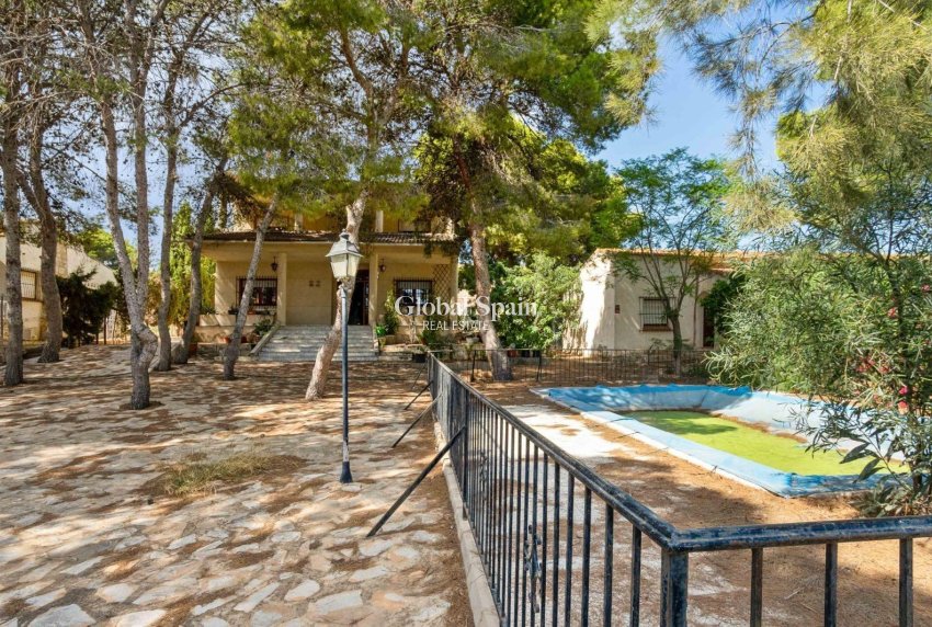 Venta - VILLA -
TORREVIEJA - LOS BALCONES - LOS ALTOS
