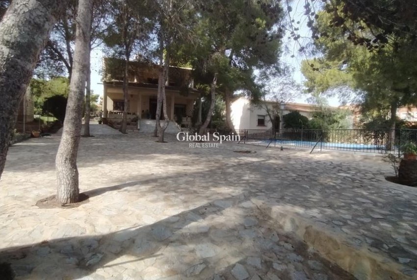 Venta - VILLA -
TORREVIEJA - LOS BALCONES - LOS ALTOS