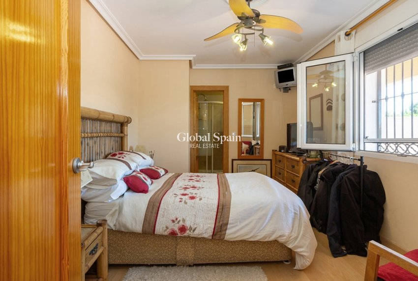 Venta - VILLA -
TORREVIEJA - LOS BALCONES - LOS ALTOS