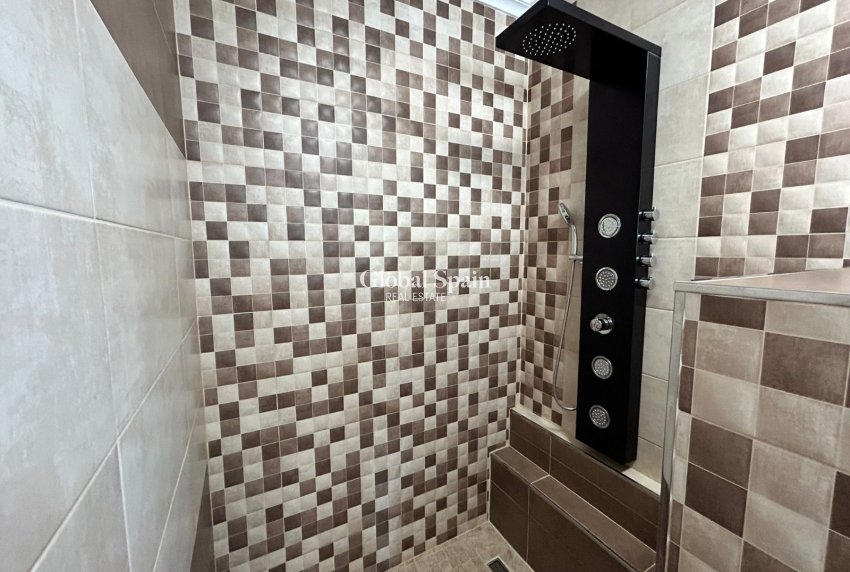 Venta - VILLA -
TORREVIEJA - LOS BALCONES - LOS ALTOS