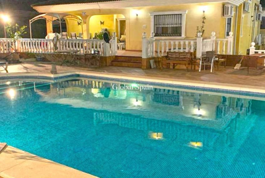 Venta - Villa -
TORREVIEJA - LOS BALCONES - LOS ALTOS