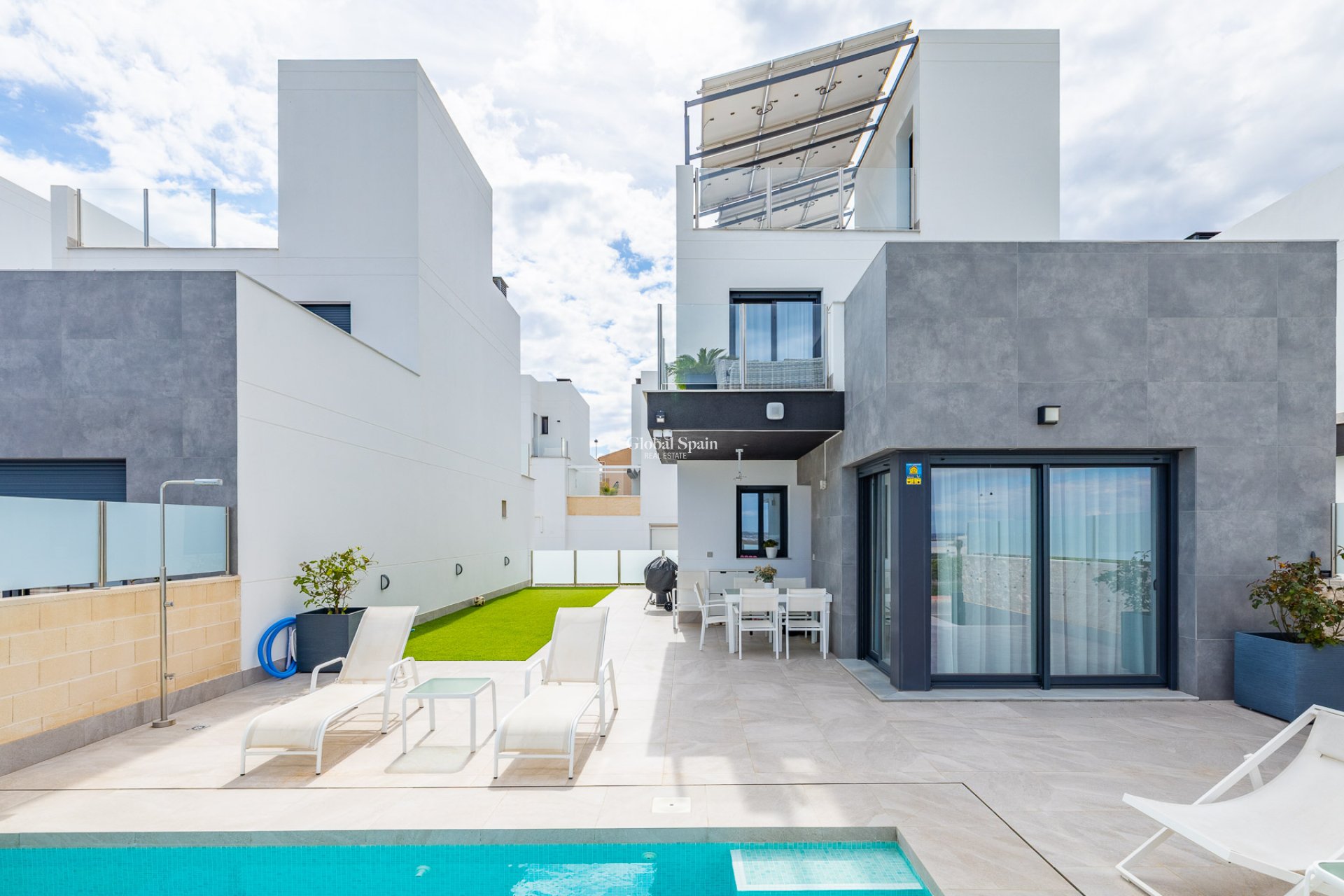 Venta - Villa -
TORREVIEJA - LOS BALCONES - LOS ALTOS