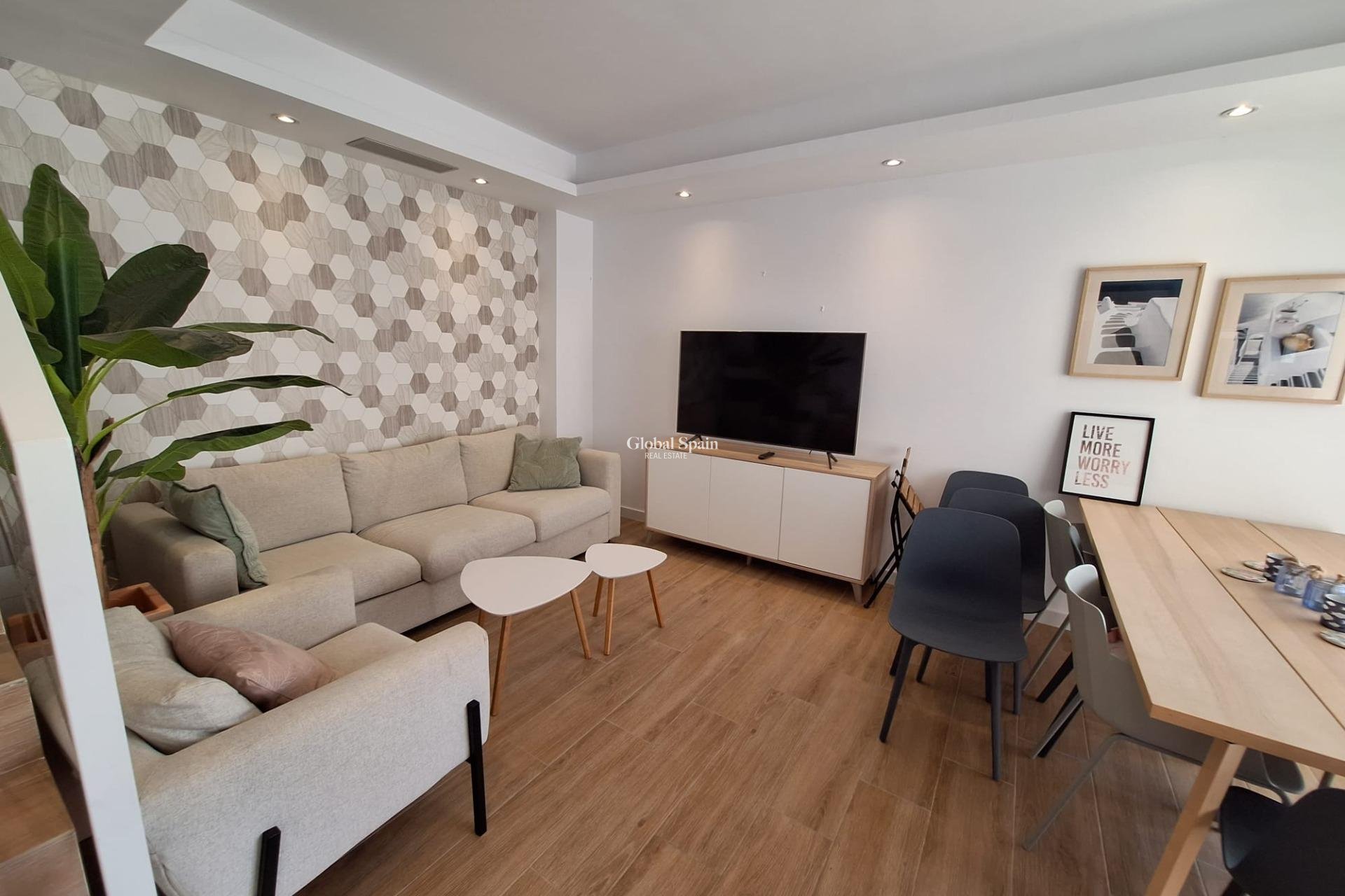 Venta - VILLA -
TORREVIEJA - Los Frutales