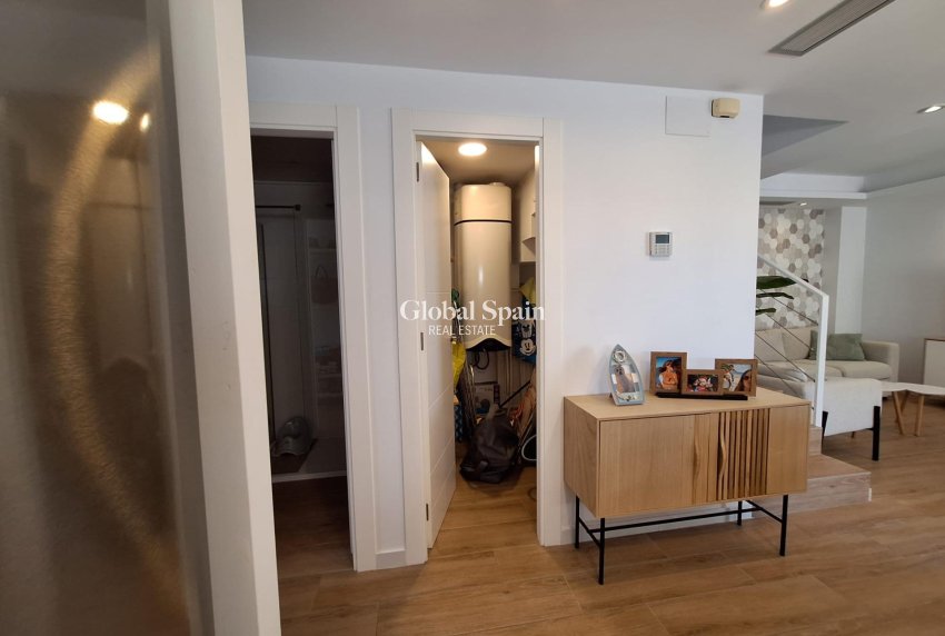 Venta - VILLA -
TORREVIEJA - Los Frutales