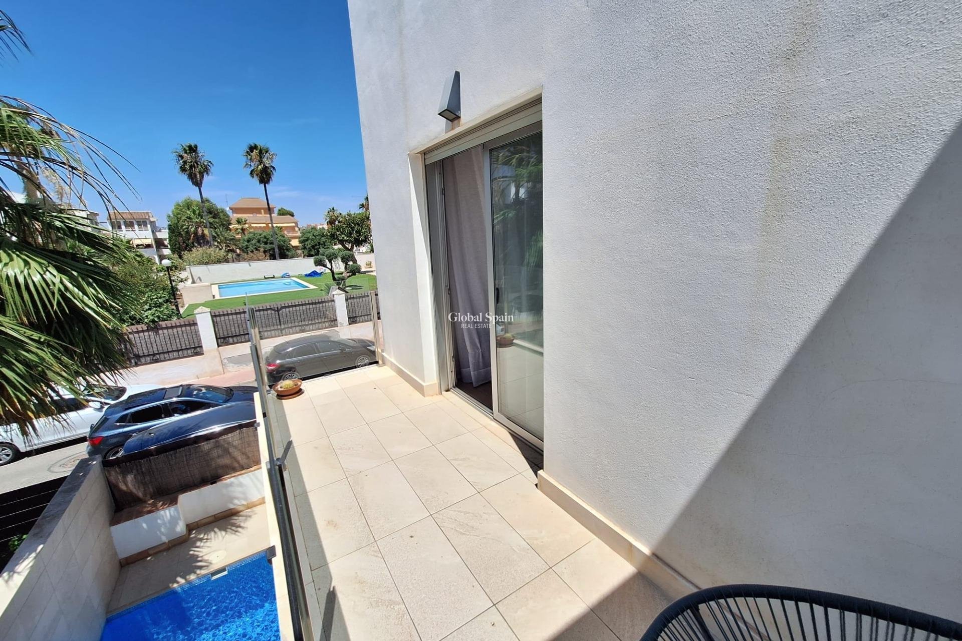Venta - VILLA -
TORREVIEJA - Los Frutales