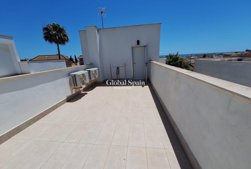 Venta - VILLA -
TORREVIEJA - Los Frutales