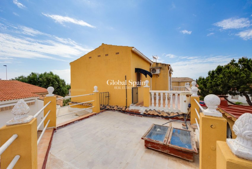 Venta - VILLA -
TORREVIEJA - Playa de los Locos