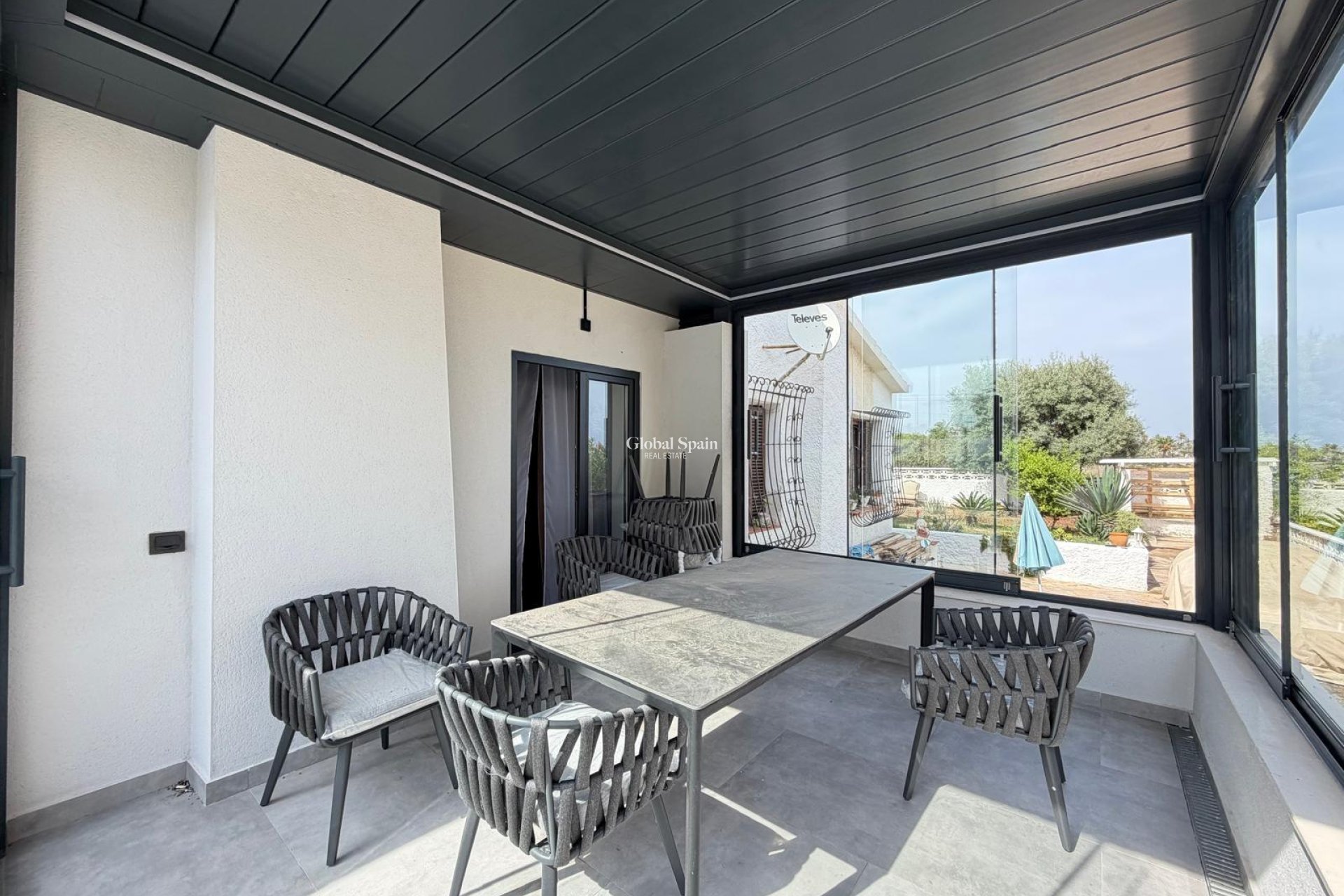 Venta - VILLA -
TORREVIEJA - Punta Prima