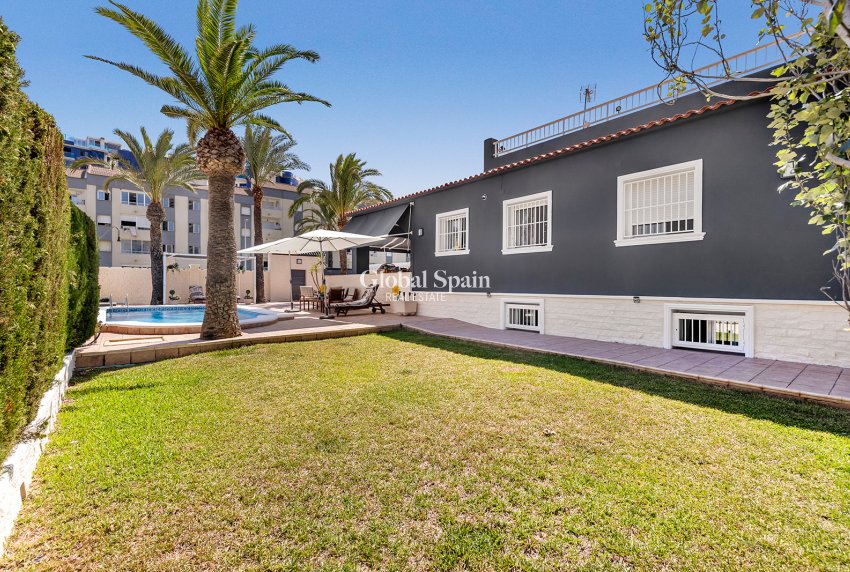 Venta - Villa -
TORREVIEJA - Rocio del Mar