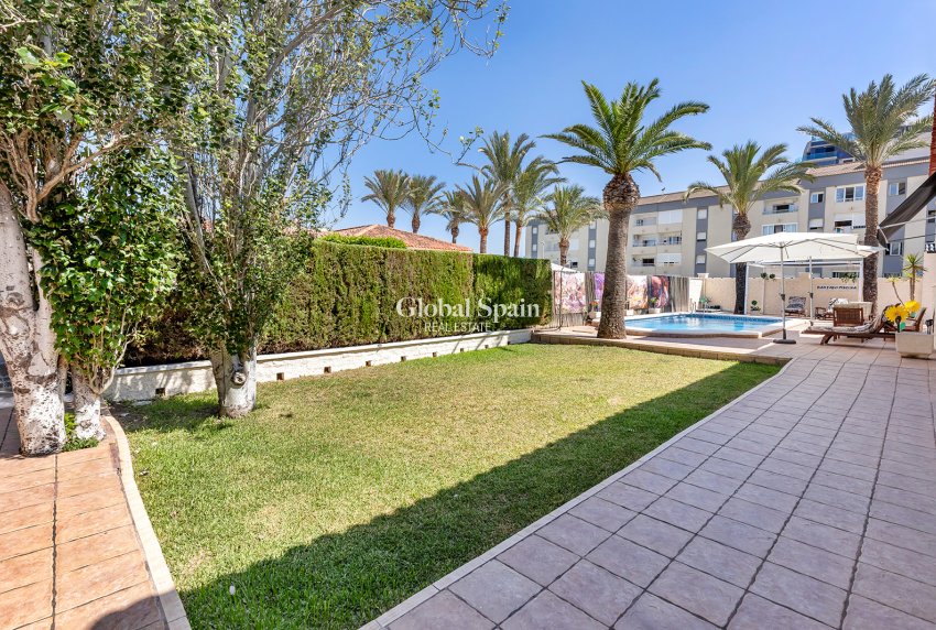 Venta - Villa -
TORREVIEJA - Rocio del Mar