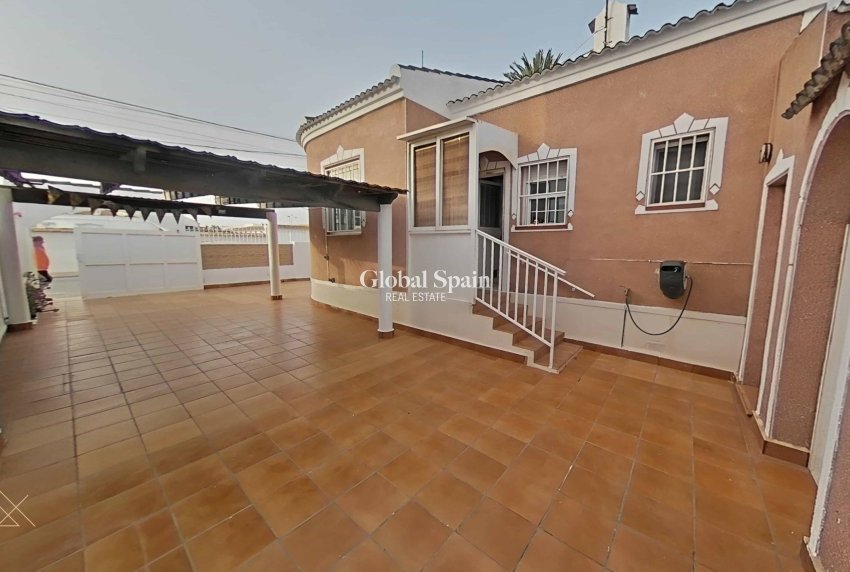 Venta - VILLA -
TORREVIEJA - San Luis